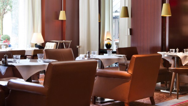 restaurant Le Bar Long - Hôtel Royal Monceau